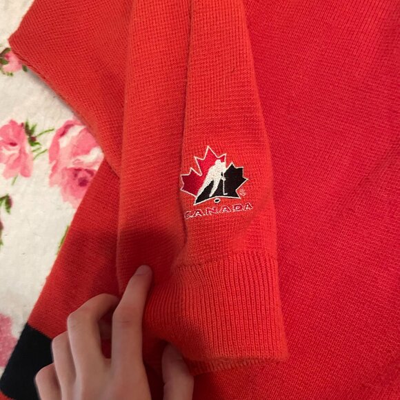 1990s Nike Team Canada 100% Acrylic collared striped hockey sweater! - Picture 13 of 16